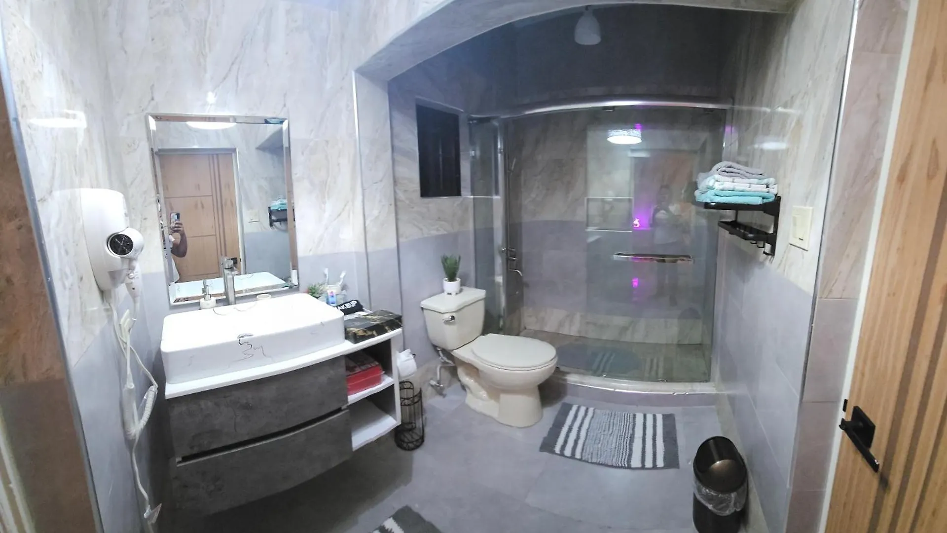 מונטגו ביי Addvantage Point Apartments מונטגו ביי