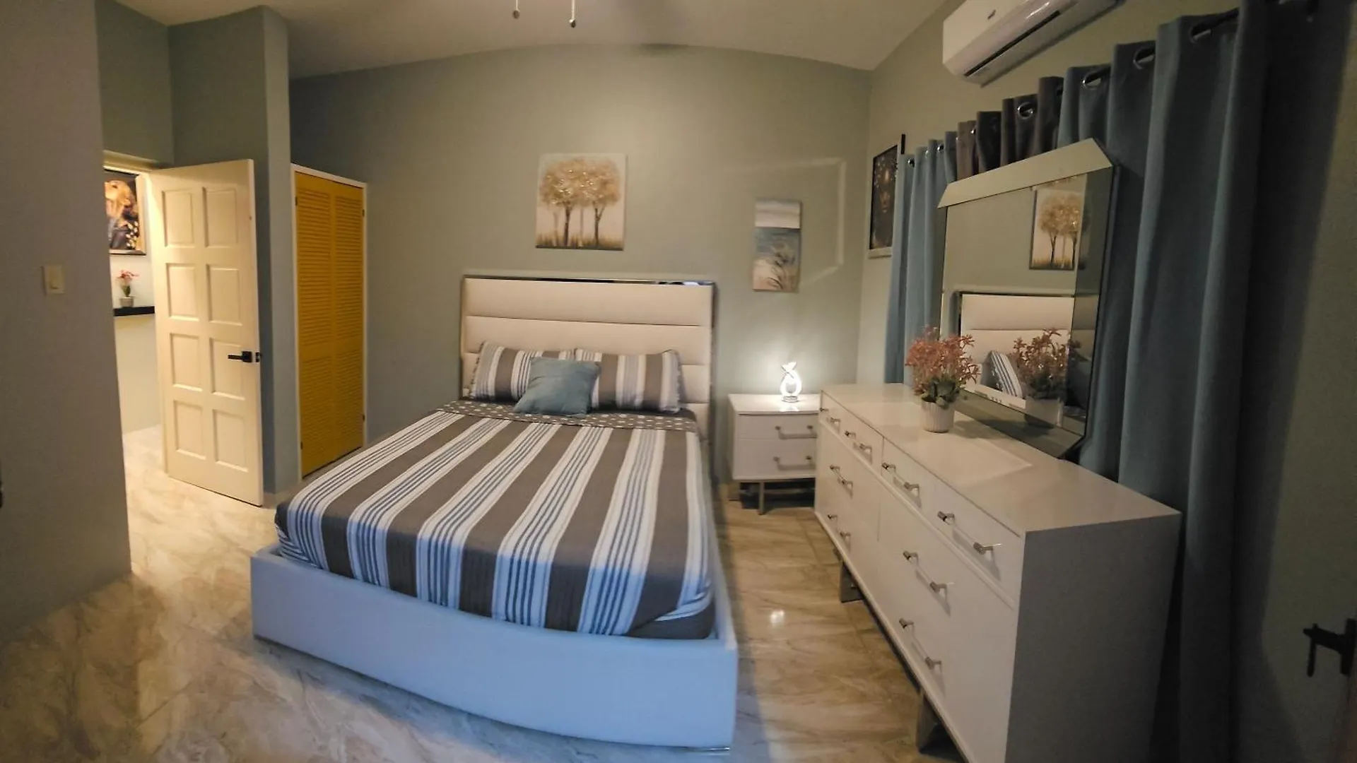 מונטגו ביי Addvantage Point Apartments